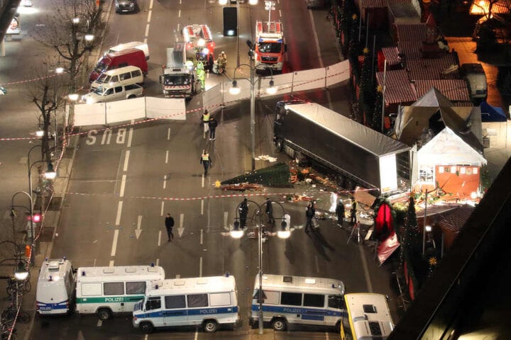 Mit einem LKW war er in eine Menschenmenge gerast.