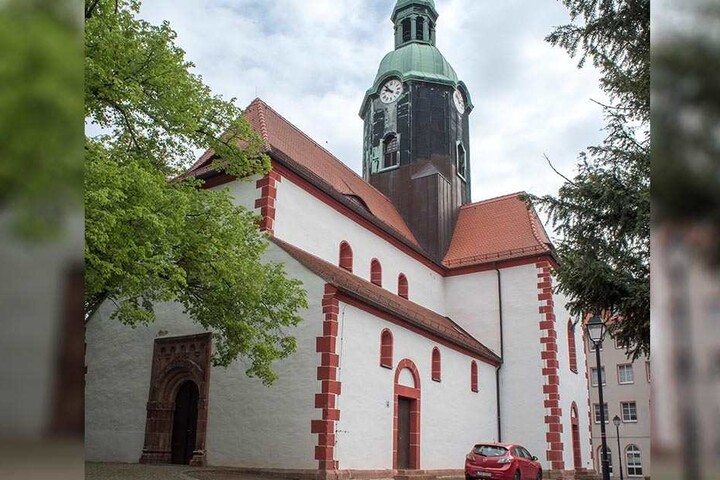 Blinde Zerstörungswut in einer der insgesamt 1500 sächsischen Kirchen und Kapellen: In der St. Kilianskirche von Bad Lausick wurde randaliert und zerstört.