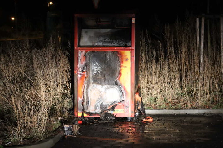 Ein anderer Altkleidercontainer in Frankenberg ist am Neujahrsmorgen ausgebrannt.