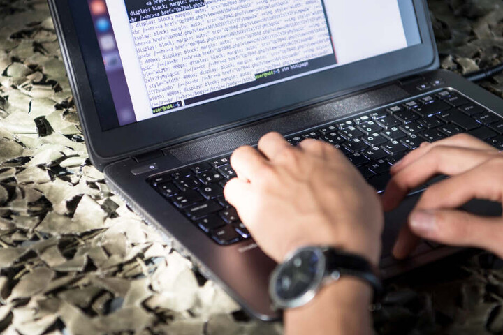 Bayern fordert deutlich härtere Strafen für den Diebstahl von Daten im Internet. (Symbolbild)