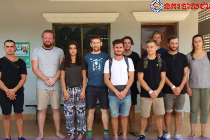 Die zehn Festgenommen sollen die Organisatoren der Party sein.