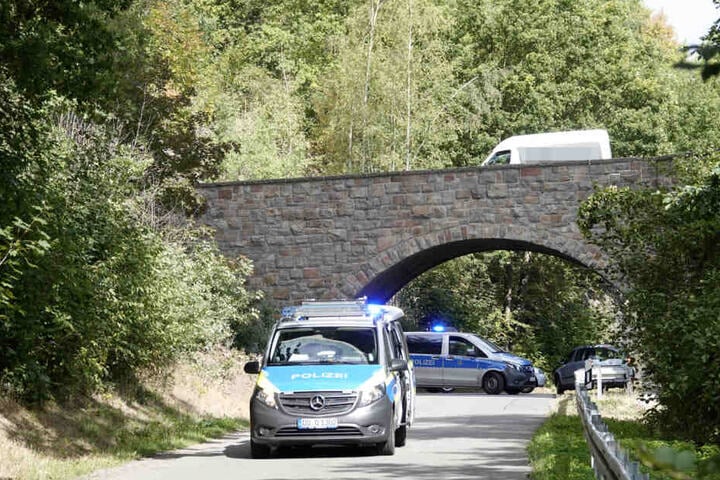 Bei dieser Unterführung unter der A72 geschah der Unfall.