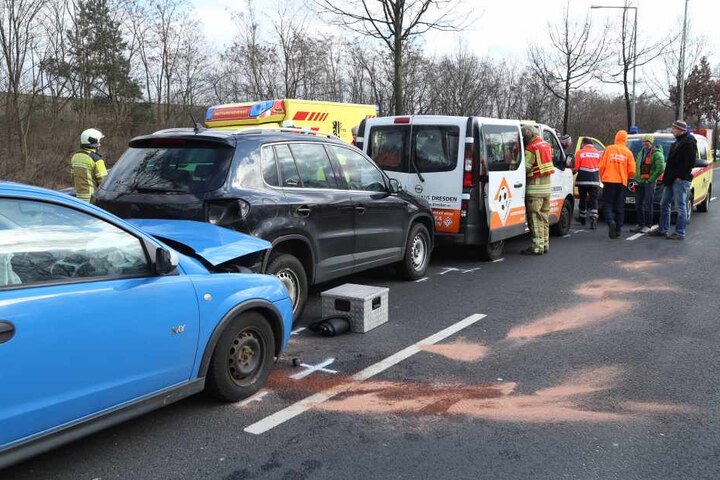 Insgesamt wurden bei dem Crash sieben Menschen verletzt.