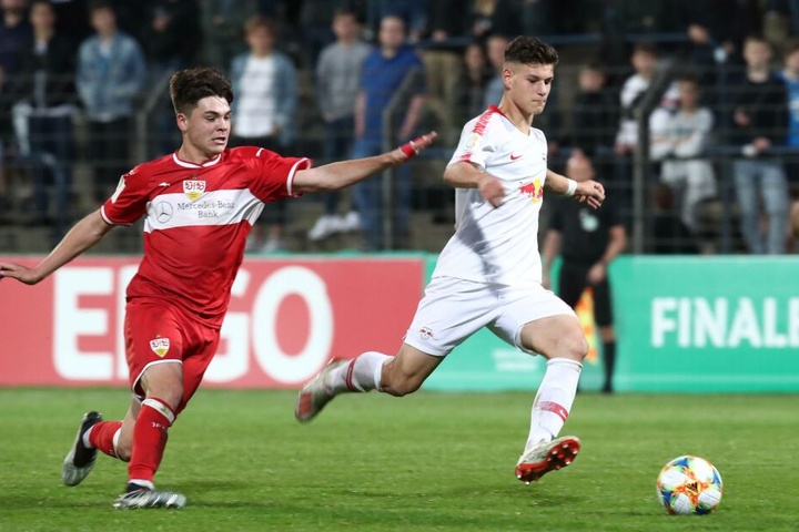 Der 17-jährige Tom Krauß (r.) gehört zu den vielversprechenden Nachwuchssportlern des RB Leipzig.