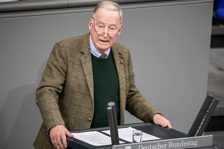 Sorgte gleich bei seiner ersten Rede für einen Eklat: Alexander Gauland (76, AfD).