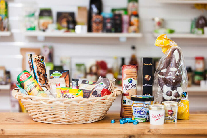 So bunt, süß und lecker sieht das Süßigkeiten-Sortiment mit Fairtrade-Logo aus!