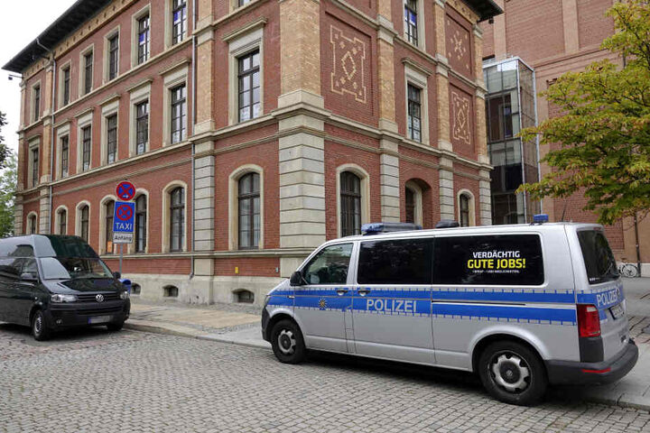 In die Bürgerservicestelle an der Sachsenallee wurde in der Nacht zu Donnerstag eingebrochen.