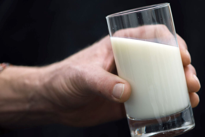 Die Freisinger Molkerei Weihenstephan ruft bundesweit Milch und Kakao zurück. (Symbolbild)