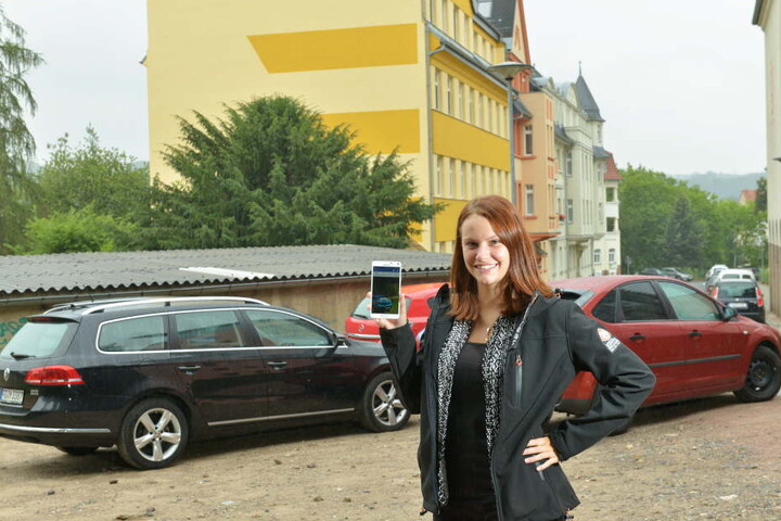 Vanessa Klingner (15) entdeckte bei Facebook ein gestohlenes Auto - und
alarmierte die Polizei.