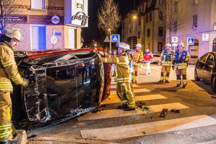 Beide Autos waren nicht mehr fahrtüchtig und mussten abgeschleppt werden.