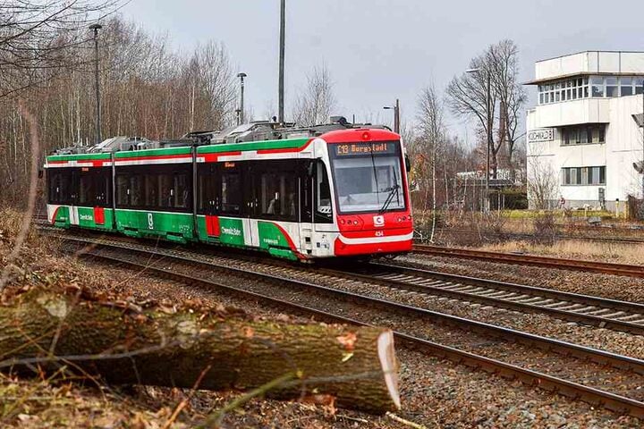 Seit die Citybahn von Burgstädt direkt bis in die Chemnitzer Innenstadt fährt, steigen die Fahrgastzahlen. Auch Anwohner des Küchwalds sollen profitieren. Es entsteht ein neuer Haltepunkt.