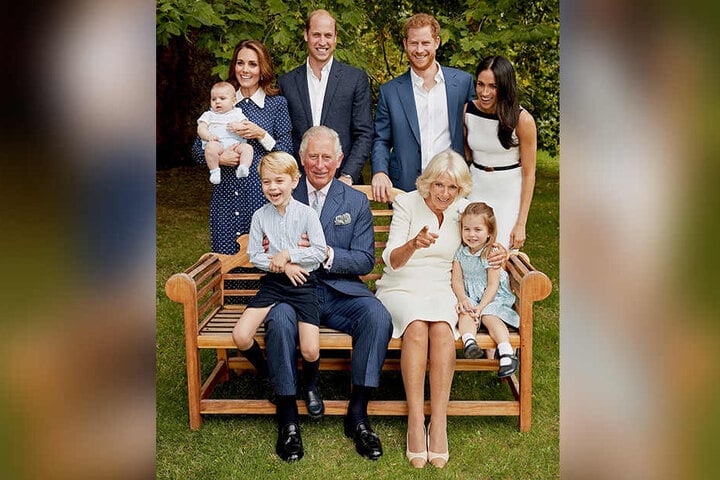 Die Royals der Zukunft: Prinz Charles, umringt von seinen Söhnen und Enkeln.