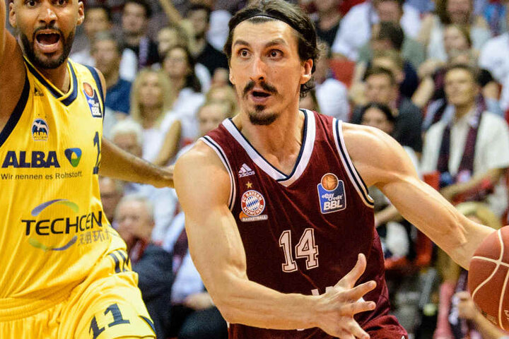 Nihad Djedovic (r.) und die Basketballer aus München wollen möglichst viele Titel gewinnen.