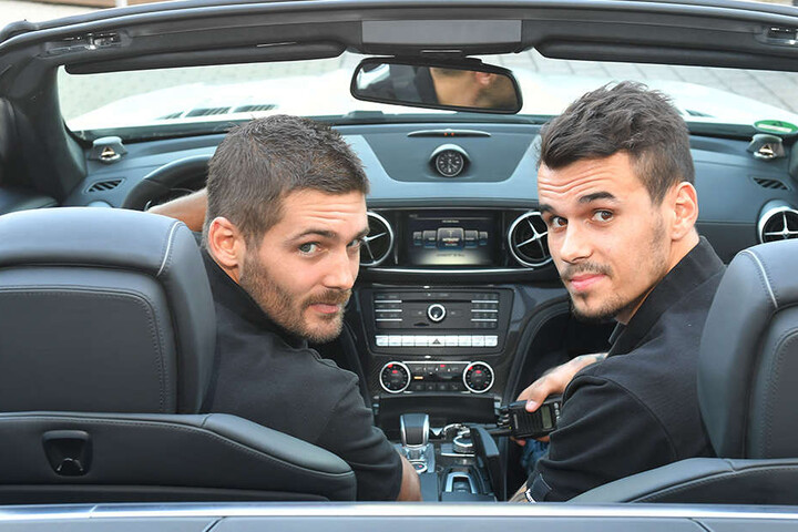 Tim-Philip Jurgeleit und Roman Becvar röhrten in einem Mercedes Cabrio über die Straßen.