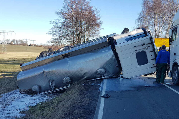 Auch ein zweiter Laster war am Unfall beteiligt.
