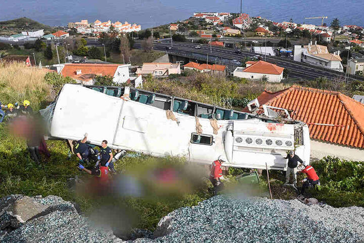 29 Menschen sind bei dem schweren Busunglück auf Madeira ums Leben gekommen.