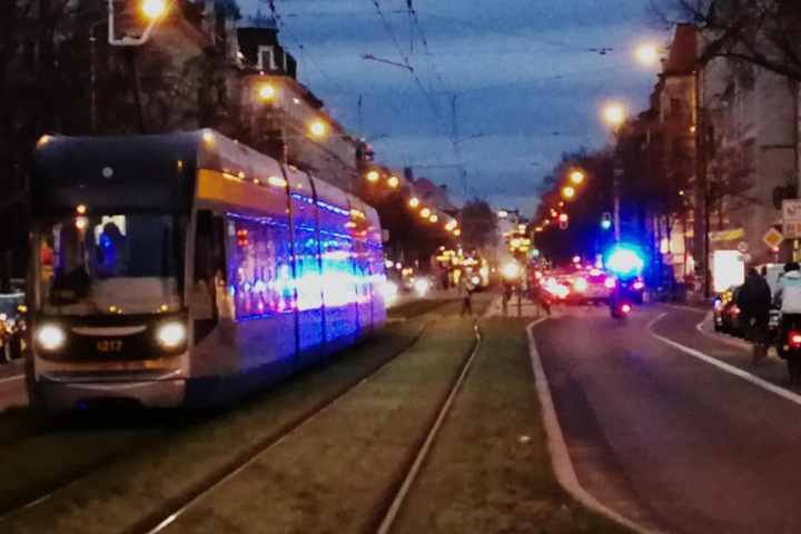 Vor der Unfallstelle stauten sich die Straßenbahnen der Linien 10 und 11.