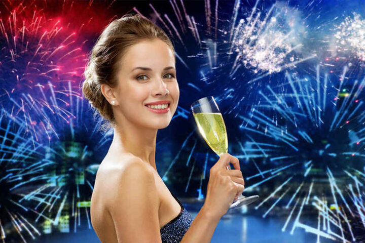 Ein Gläschen Sekt, ein bisschen Feuerwerk und schon kann aus Silvester eine tolle Nacht werden.