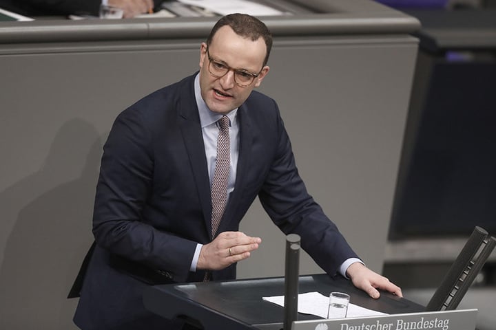 Wenn die Lebenserwartung steigt, muss auch das Renteneintrittsalter weiter steigen, findet Spahn.