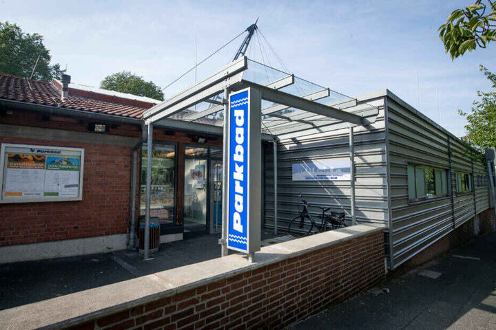 Nach einem Besuch im Parkbad in Velbert hatten die Jugendlichen der 13-Jährigen aufgelauert.