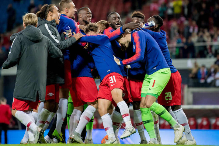 Na, geht doch! Die Kicker können auch anders.