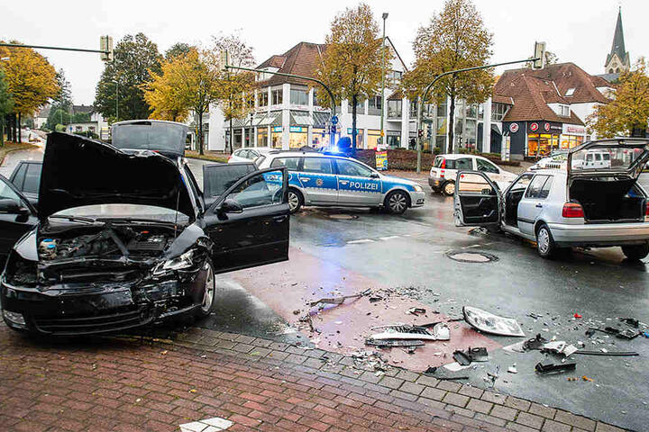 Die Kreuzung musste für die Zeit der Räumung gesperrt werden.