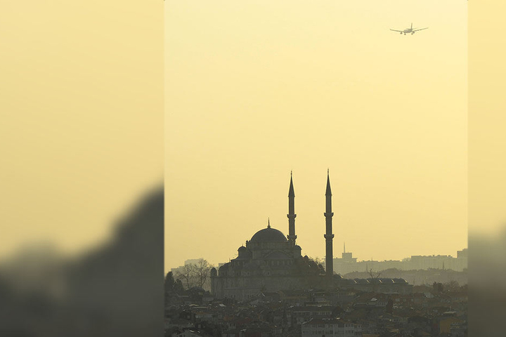 Anrüchig: Bei einem Computerspiel stürzt ein Flugzeug in eine Moschee.