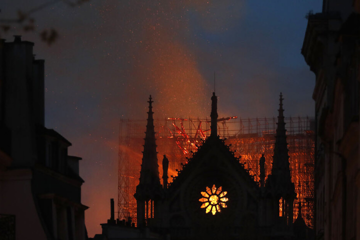 Ob die Kathedrale noch zu retten ist, bleibt unklar ...