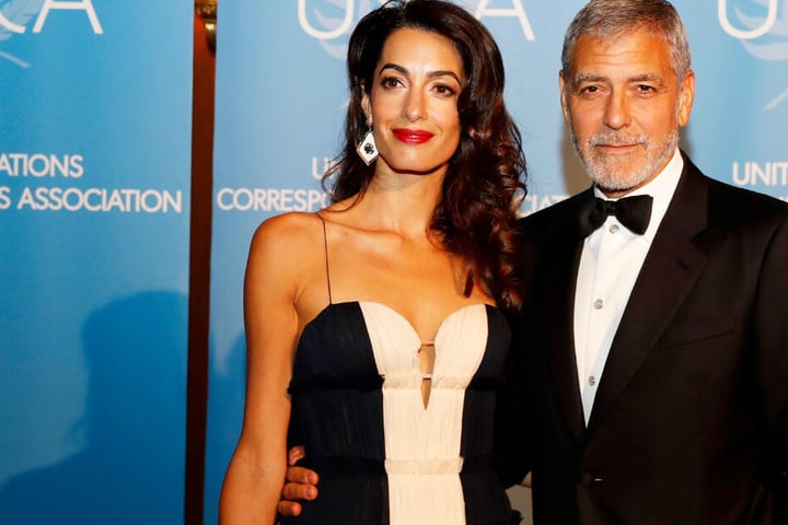 Amal Clooney ist seit dem Jahr 2014 mit dem bekannten Schauspieler George Clooney verheiratet.