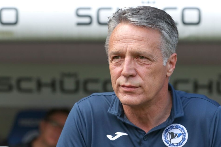 Uwe Neuhaus erlaubte den Spielern zum Abschluss des Trainingslagers Alkohol.