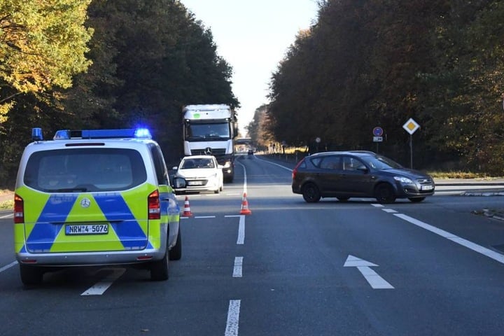 Der Unfall sorgte für erhebliche Verkehrsbeeinträchtigungen.