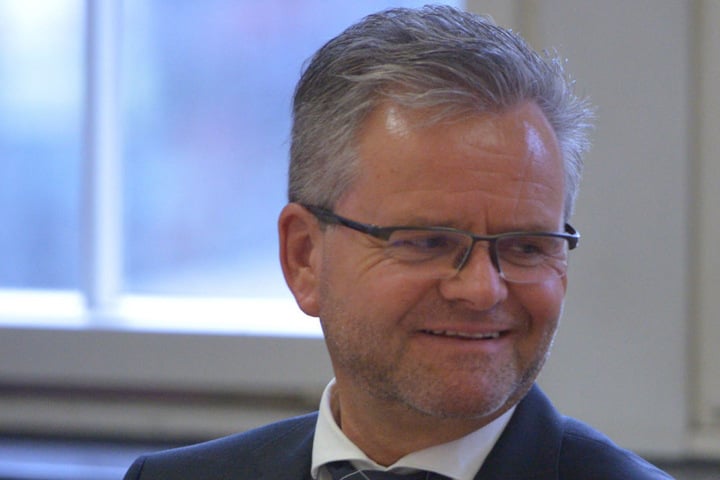 CDU/FDP-Fraktionsvorsitz Tino Fritzsche (56) argumentiert gegen das geplante Tempolimit.