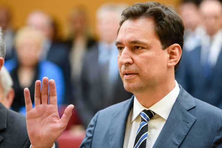 Justizminister Georg Eisenreich (CSU) will einen zeitlich begrenzten Mietdeckel durchsetzen. (Archiv)
