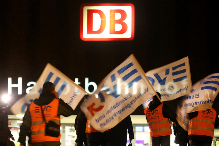 Grund für die Aktion ist der Abbruch der Tarifgespräche mit dem Bahn-Management.