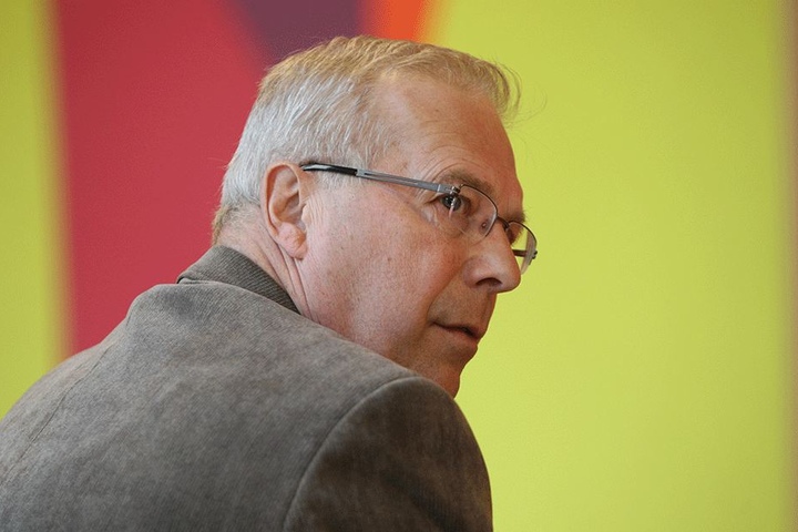 "Harte Verhandlungen": Bürgermeister Hans-Peter Retzler (60, Linke) hat jetzt einen neuen Besitzer für Schloss Kuckuckstein aus dem Hut gezaubert.