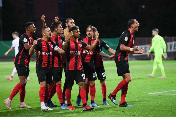 Der SV Wehen Wiesbaden erkämpfte sich in der Verlängerung das 3:3 und somit das Elfmeterschießen.