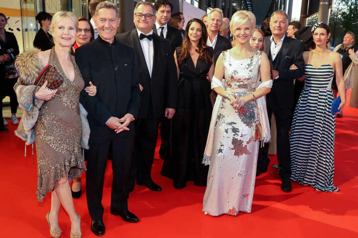 Das gesamte Ensemble der ARD-Serie "In aller Freundschaft" war zur Gala erschienen.