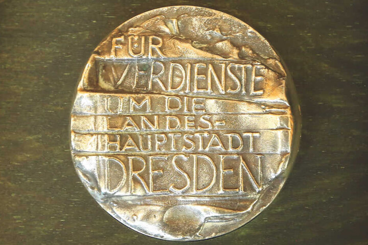 Die Ehrenmedaille ist die zweithöchste Auszeichnung der Stadt Dresden.