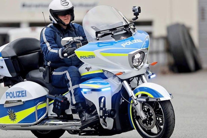 Die Motorräder werden wegen der schlechten Abgaswerte in Europa gar nicht mehr verkauft.