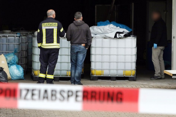 Insgesamt 10 Tonnen Chemikalien entdeckte die Feuerwehr.