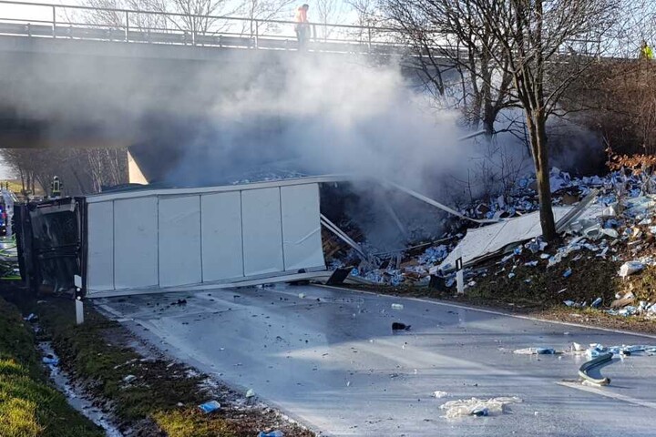 Für den Fahrer kam jede Hilfe zu spät, er starb noch am Unfallort.