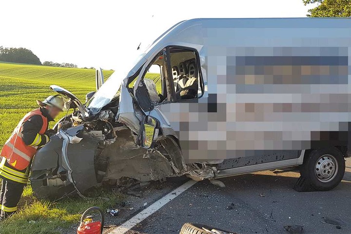 Der Transporter wurde stark beschädigt.