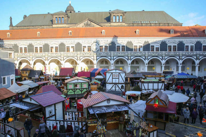 Mittelalter-Weihnachtsmarkt im Stallhof Dresden.