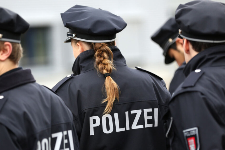 Ein Einsatz wegen einer Hochzeit gehört für Hamburger Polizisten eher zu den ungewöhnlichen Erlebnissen.