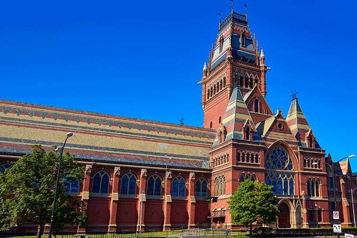 Der US-Präsident verglich Afghanistan mit der Elite-Uni Harvard.
