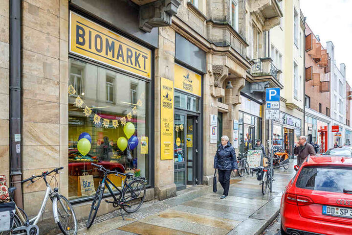 Im neu eröffneten Laden am Schillerplatz gibt’s natürlich noch jede Menge Bio
mehr.