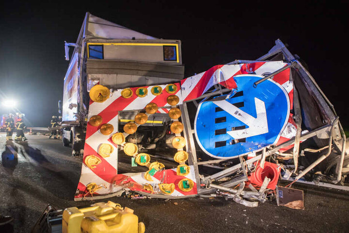 Der Fahrer hatte die Absperrung offenbar übersehen.