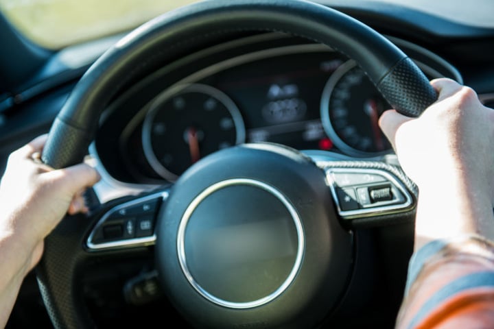 Offenbar übersah der Autofahrer eine rote Ampel (Symbolfoto).