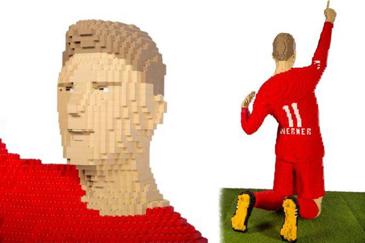 Detailgetreu wurde der lebende Timo Werner als Lego-Figur umgesetzt.