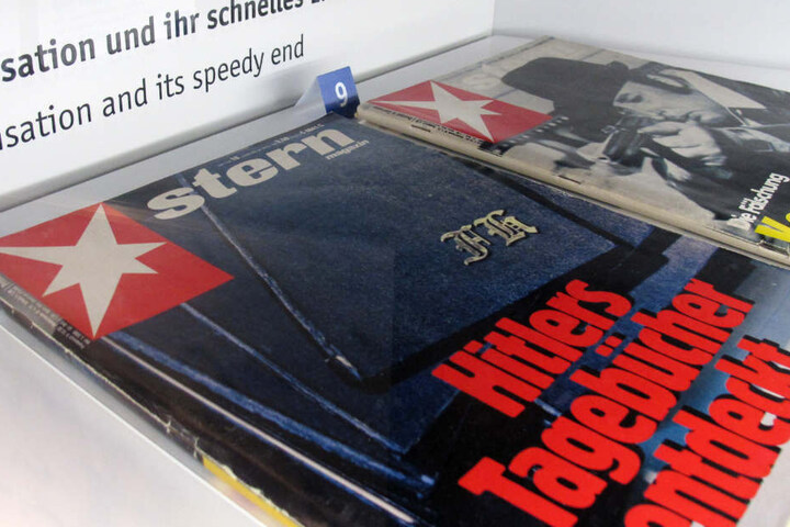 Zwei Exemplare des Magazins "Stern" mit der Cover-Zeile "Hitlers Tagebücherentdeckt" liegen im Hamburger Polizeimuseum.